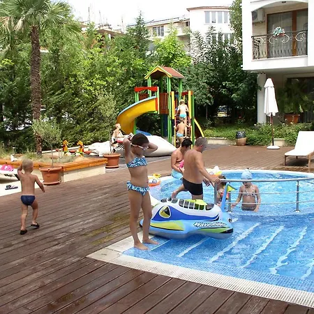 Lvv Palace Apartman Napospart